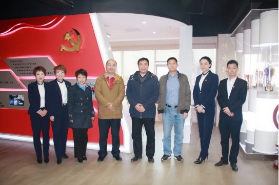 直奔一線 上下聯(lián)動 問需幫扶——市商務(wù)局、春華街黨工委領(lǐng)導(dǎo)走訪問需永誠世佳